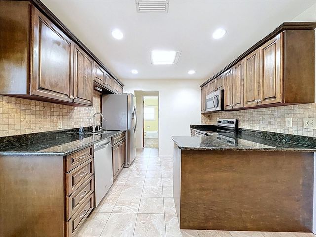 18519 BARTON DRIVE, Lutz, FL 33549