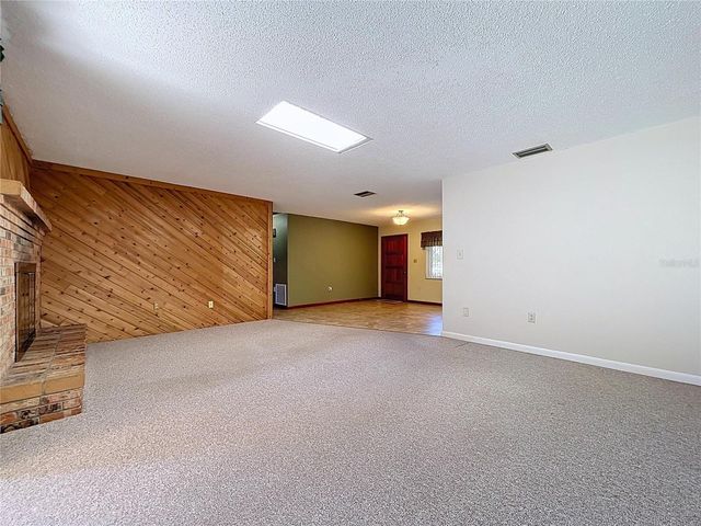 18519 BARTON DRIVE, Lutz, FL 33549