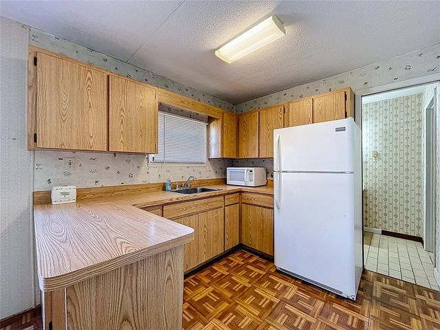 18519 BARTON DRIVE, Lutz, FL 33549