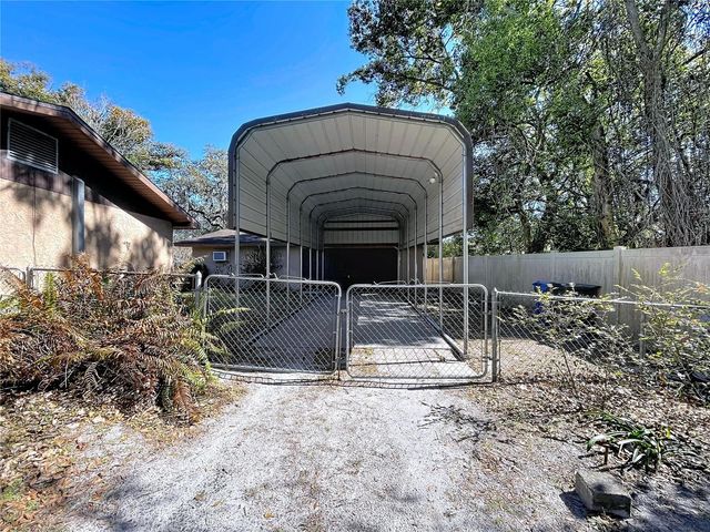 18519 BARTON DRIVE, Lutz, FL 33549