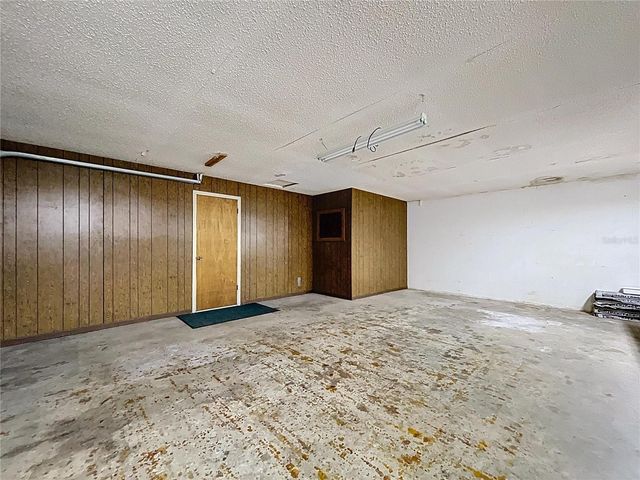 18519 BARTON DRIVE, Lutz, FL 33549