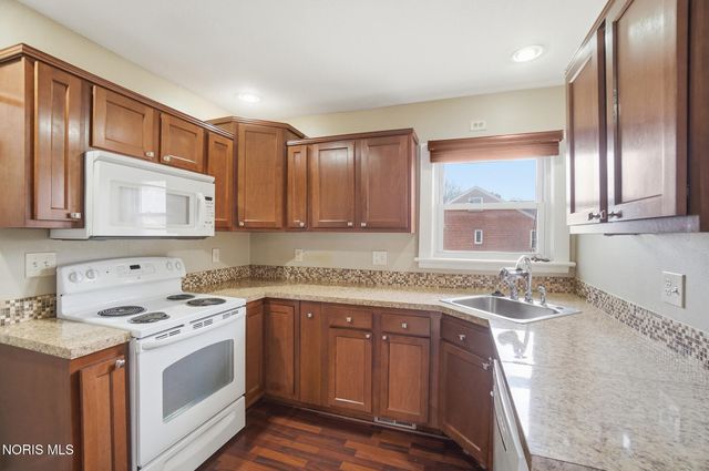 1054 Scott Street, Maumee, OH 43537