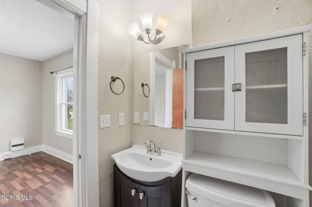 1054 Scott Street, Maumee, OH 43537