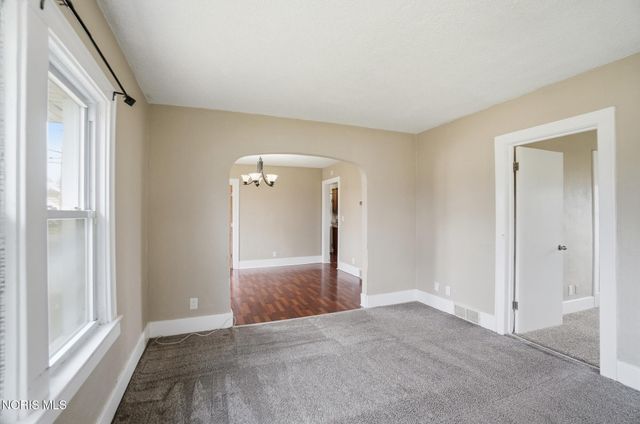 1054 Scott Street, Maumee, OH 43537