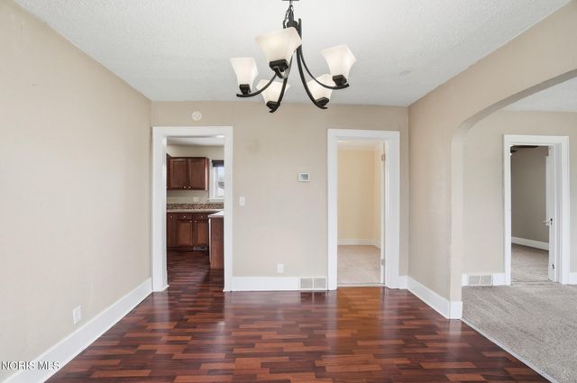 1054 Scott Street, Maumee, OH 43537