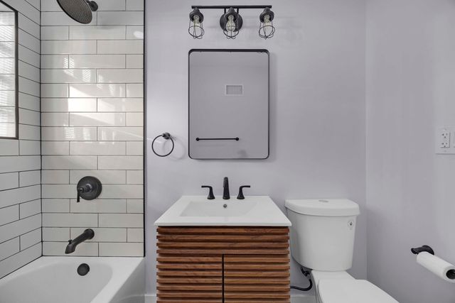 9731 S Ellis Avenue, Chicago, IL 60628