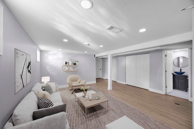 9731 S Ellis Avenue, Chicago, IL 60628