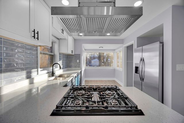 9731 S Ellis Avenue, Chicago, IL 60628