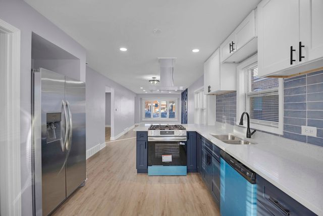 9731 S Ellis Avenue, Chicago, IL 60628