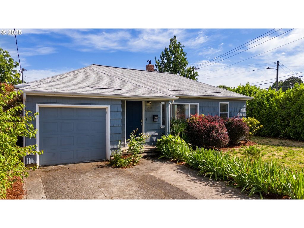 9135 Se HAWTHORNE Blvd, Portland, OR 97216
