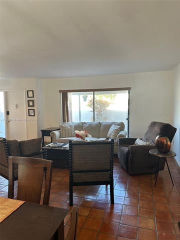 13360 SW 90th Ter A, Miami, FL 33186