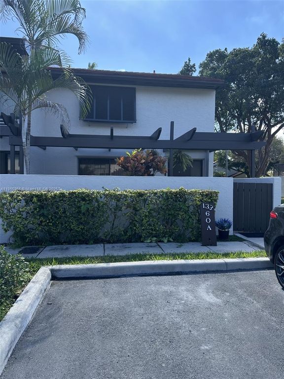 13360 SW 90th Ter A, Miami, FL 33186