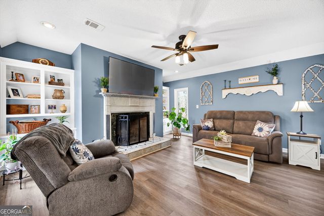 141 Meadow Drive, Forsyth, GA 31029