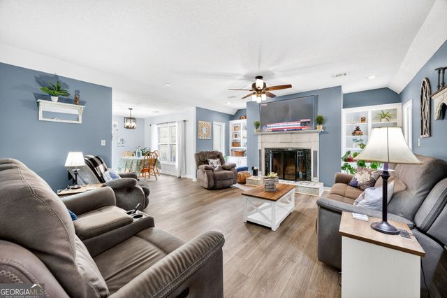 141 Meadow Drive, Forsyth, GA 31029