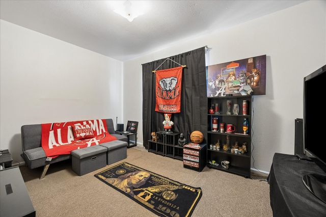 525 Lenora DR, Taylor, TX 76574