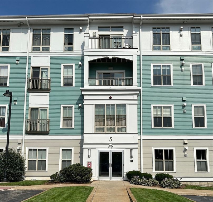 5 Repton Circle 5106, Watertown, MA 02472