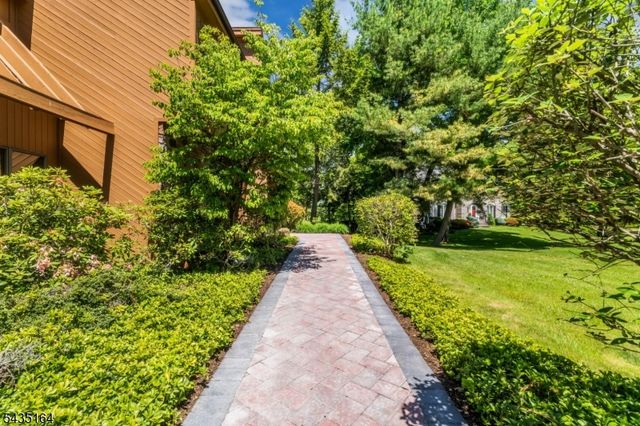 20 Heather Ln, Bernards Twp., NJ 07920