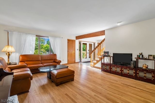 20 Heather Ln, Bernards Twp., NJ 07920