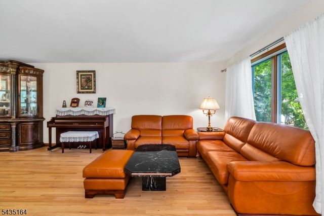 20 Heather Ln, Bernards Twp., NJ 07920