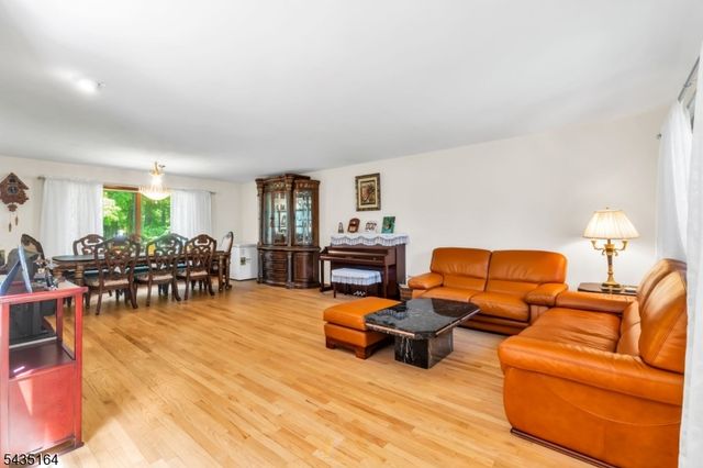 20 Heather Ln, Bernards Twp., NJ 07920