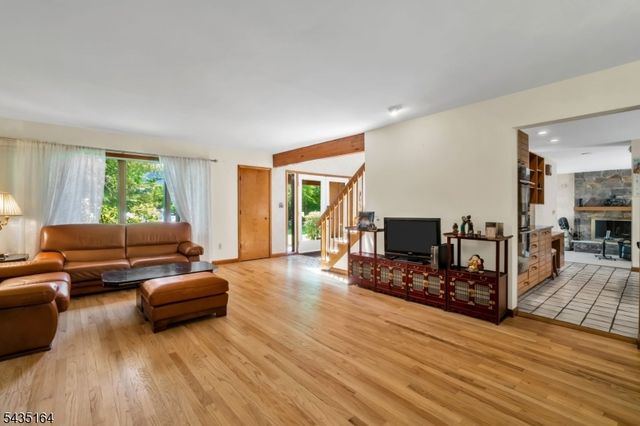 20 Heather Ln, Bernards Twp., NJ 07920