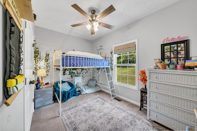 70 Crestview Dr, Winchester, TN 37398