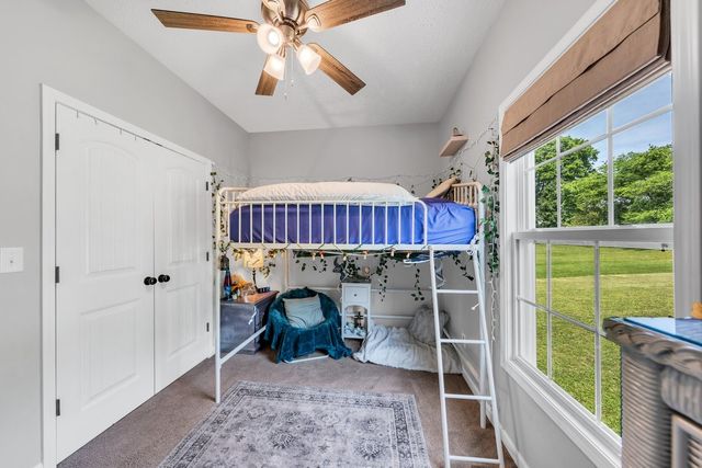 70 Crestview Dr, Winchester, TN 37398