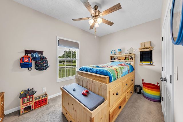 70 Crestview Dr, Winchester, TN 37398
