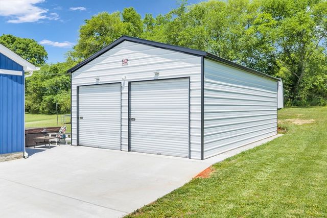 70 Crestview Dr, Winchester, TN 37398