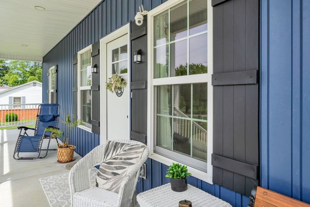 70 Crestview Dr, Winchester, TN 37398