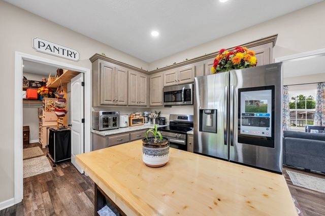 70 Crestview Dr, Winchester, TN 37398