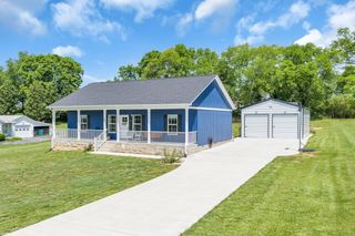 70 Crestview Dr, Winchester, TN 37398