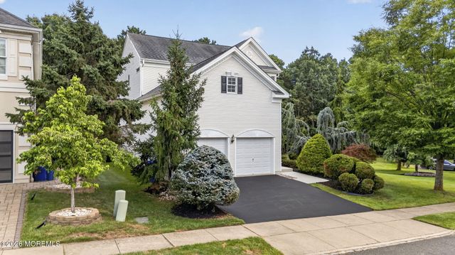 2 Palisades Road, Old Bridge, NJ 08857