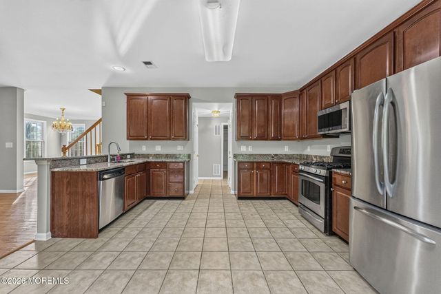 2 Palisades Road, Old Bridge, NJ 08857