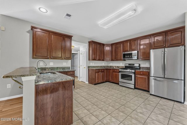 2 Palisades Road, Old Bridge, NJ 08857
