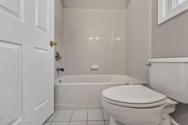 2 Palisades Road, Old Bridge, NJ 08857
