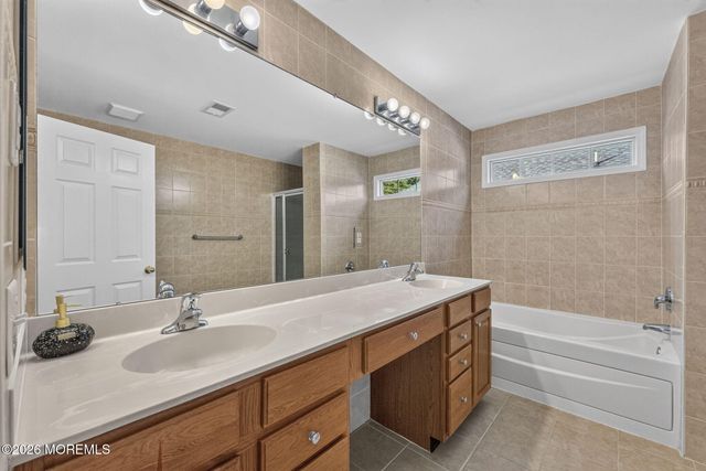 2 Palisades Road, Old Bridge, NJ 08857
