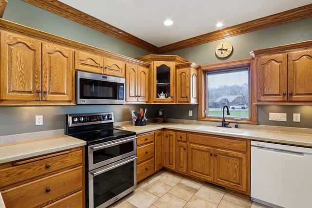 5888 Steeple LANE, West Bend, WI 53090