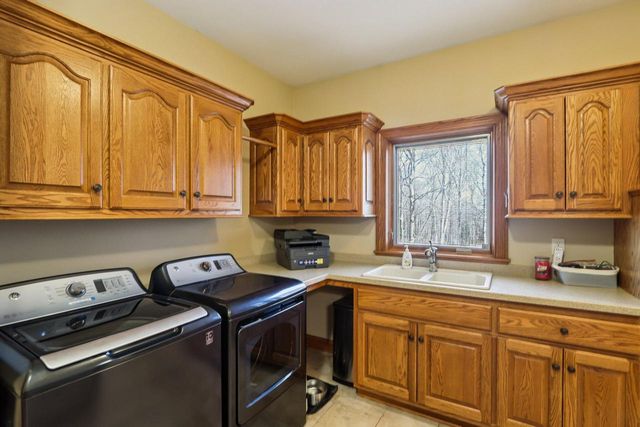5888 Steeple LANE, West Bend, WI 53090