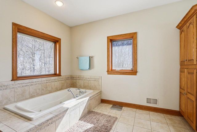 5888 Steeple LANE, West Bend, WI 53090