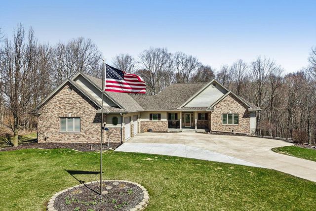 5888 Steeple LANE, West Bend, WI 53090