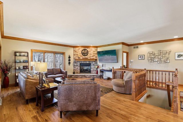 5888 Steeple LANE, West Bend, WI 53090