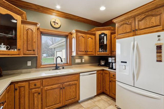 5888 Steeple LANE, West Bend, WI 53090