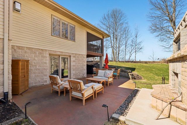 5888 Steeple LANE, West Bend, WI 53090