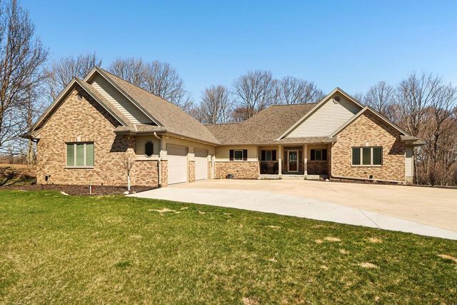5888 Steeple LANE, West Bend, WI 53090