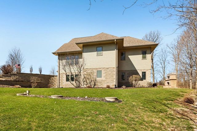 5888 Steeple LANE, West Bend, WI 53090