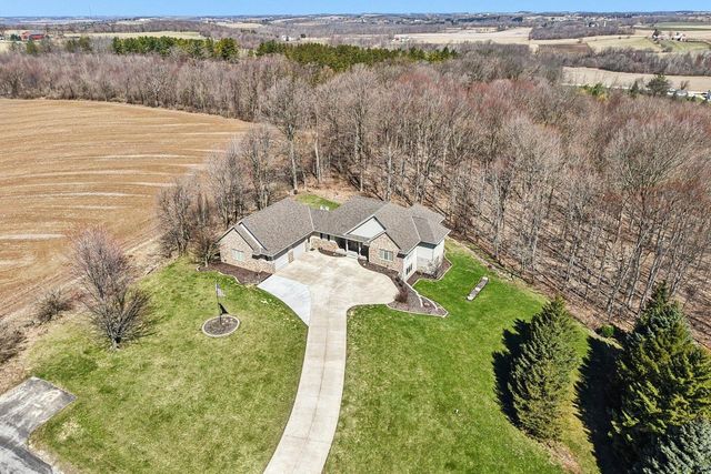 5888 Steeple LANE, West Bend, WI 53090