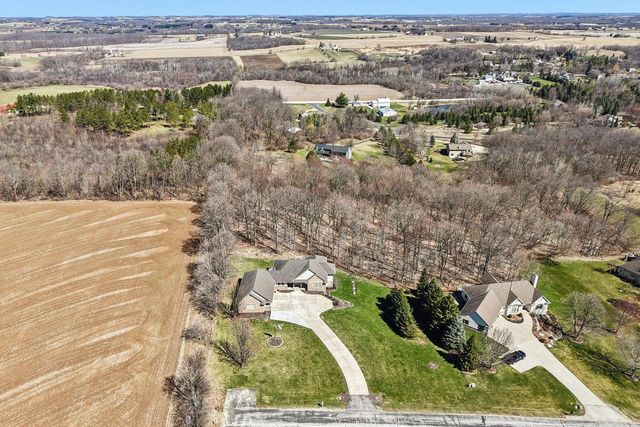 5888 Steeple LANE, West Bend, WI 53090