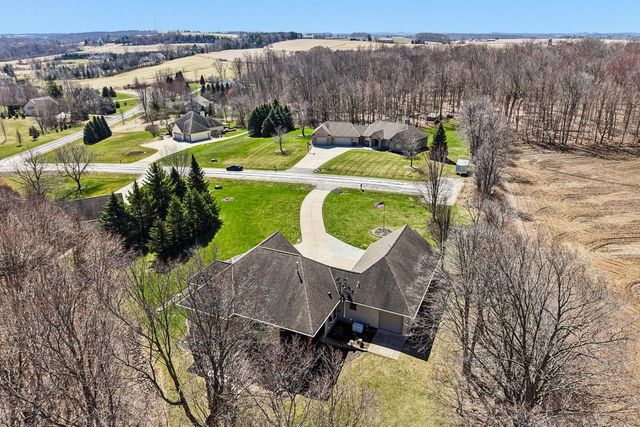 5888 Steeple LANE, West Bend, WI 53090