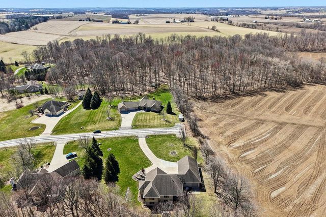 5888 Steeple LANE, West Bend, WI 53090